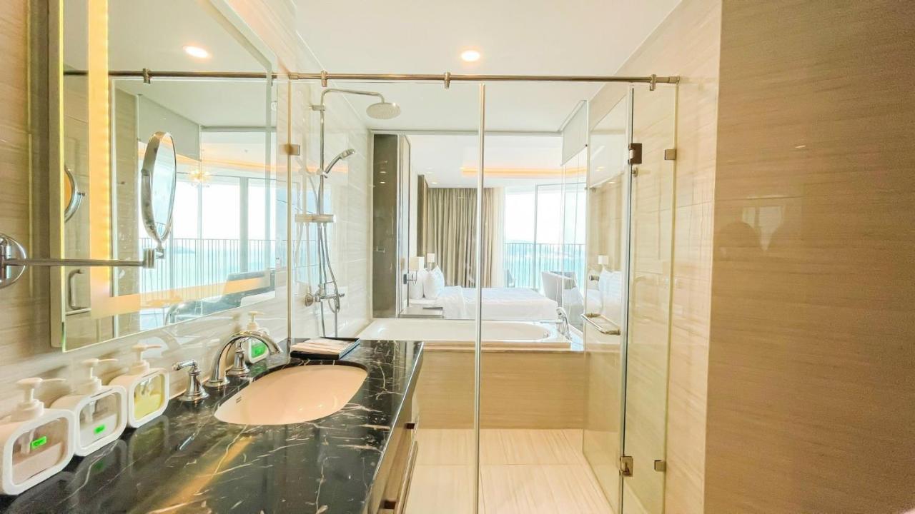 Rollton Ocean View Apartment Nha Trang Exterior foto